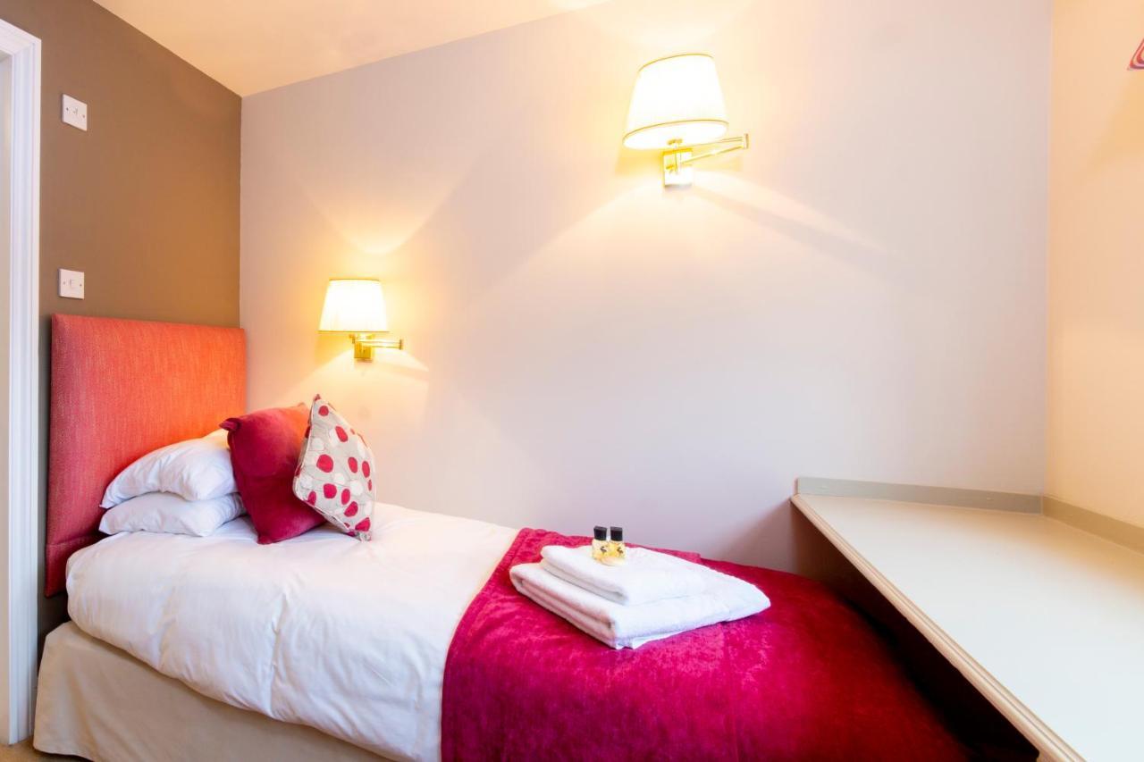 The White Hart Inn Ньюбери Номер фото