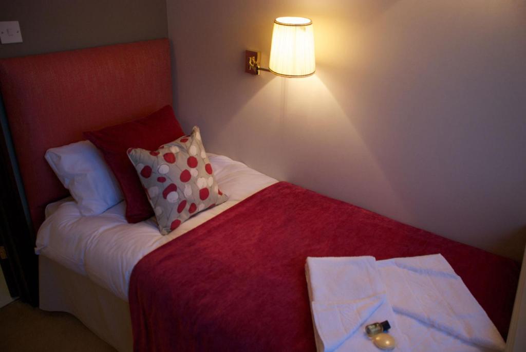 The White Hart Inn Ньюбери Номер фото