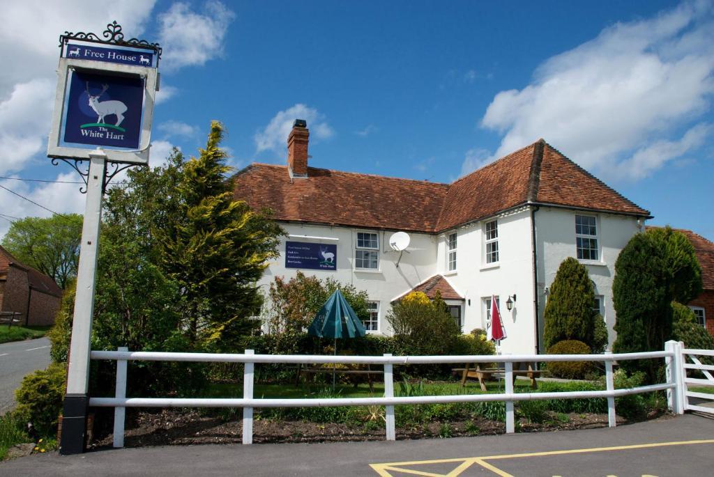 The White Hart Inn Ньюбери Экстерьер фото